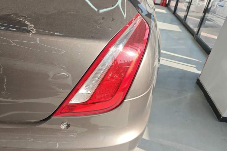 Used Jaguar XJ 2016 XJL 2.0T Two-Wheel-Drive Elegant Business Edition