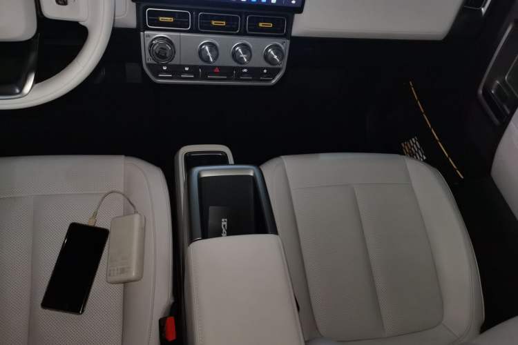 Used iCAR V23 2026 Model 550 Two-Wheel Drive Super Sports Edition Gear Lever