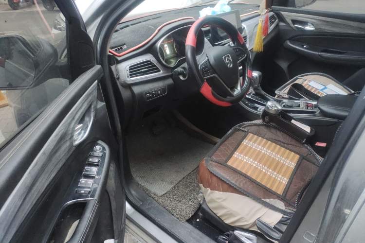 Used Baojun 730 2017 1.5T DCT Fashion Edition 7-Seater China V Emission Standard
