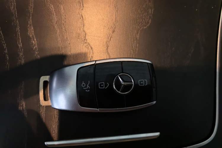 Used Mercedes-Benz E-Class 2019 E 300 L Sporty and Stylish Model Interior 1