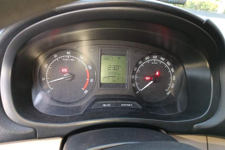 Used Skoda Fabia 2014 1.4L Automatic Crystal Edition Instrument Cluster