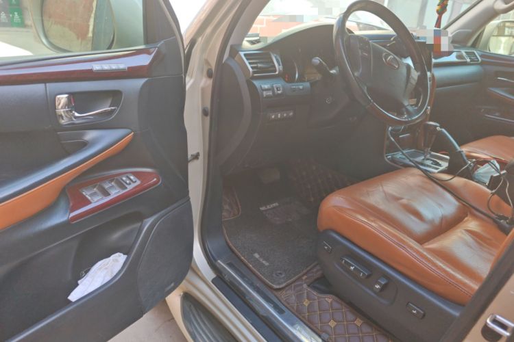 Used Lexus LX 2012 570
