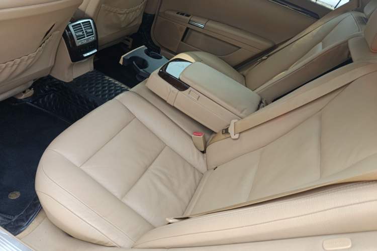 Used Mercedes-Benz S-Class 2012 S 300 L Prestige Grand Edition Left Rear Seat