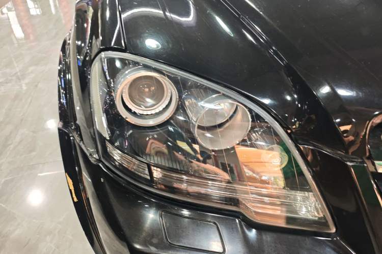 Used Mercedes-Benz M-Class AMG 2011 AMG ML 63 Right Front Headlight