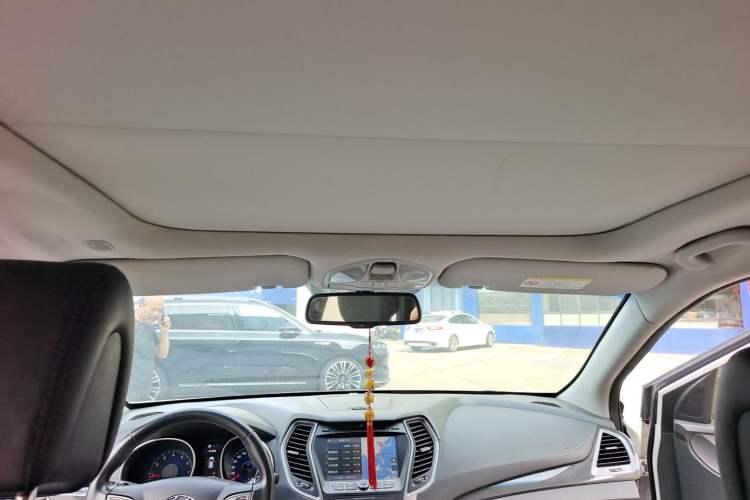 Used Hyundai Santa Fe 2013 2.4L Automatic Two-Wheel Drive Smart Version