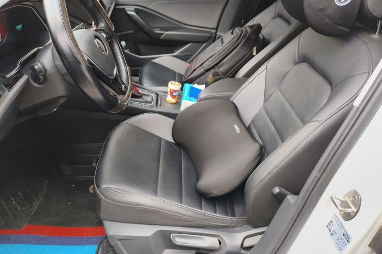 Used Volkswagen Sagitar  Left Front Seat