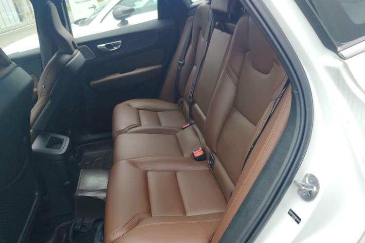 Used Volvo XC60 New Energy 2025 Plug-in Hybrid Long-Range All-Wheel Drive Smart Luxury Edition Left Rear Seat