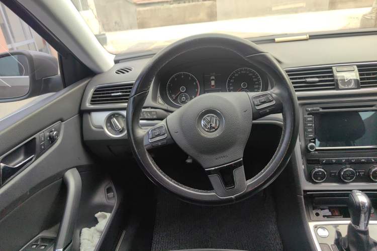 Used Volkswagen Passat 2014 1.8TSI DSG Prestige Edition
