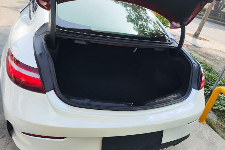 Used Mercedes-Benz E-Class (Import) 2019 E 300 Coupe
