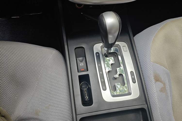 Used Bestune X80 2013 2.0L automatic comfort version Gear Lever