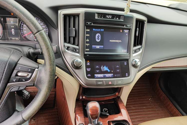 Used Toyota Crown 2015 2.0T Fashion Edition
