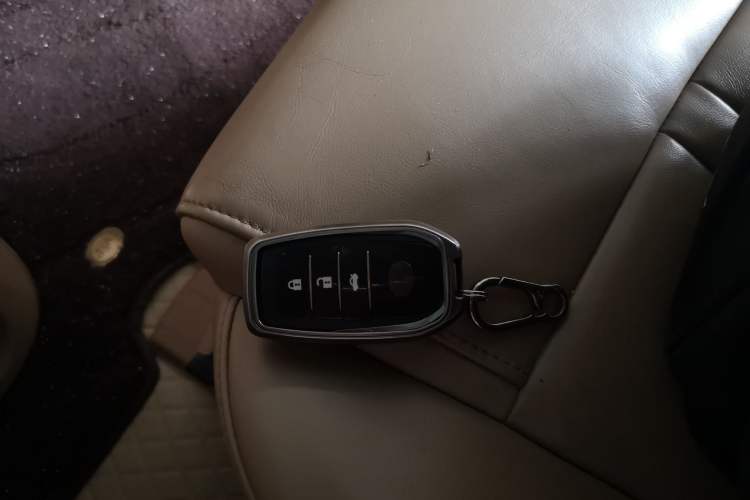 Used Buick GL8 2017 ES 28T Premium Version China V Standard Interior 1