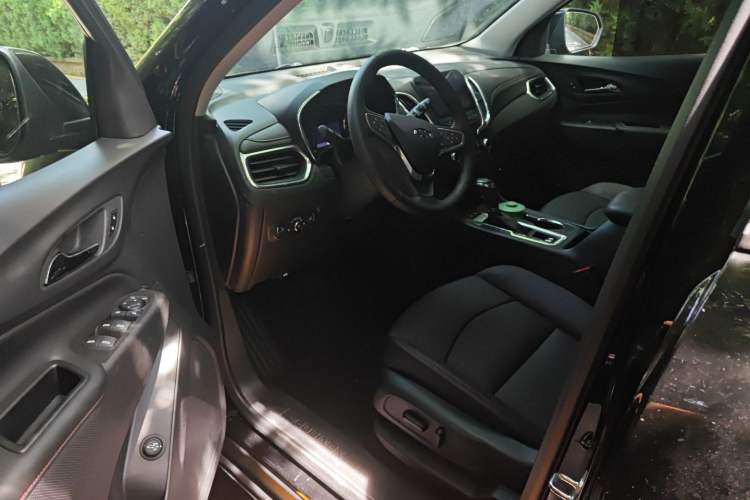 Used Chevrolet Equinox 2019 Redline 550T Automatic All-Wheel-Drive RS Model China VI Standard