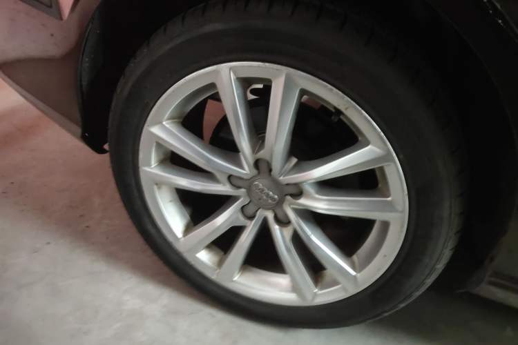 Used Audi A3 2016 Limousine 35 TFSI Style Edition Right Rear Wheel Hub