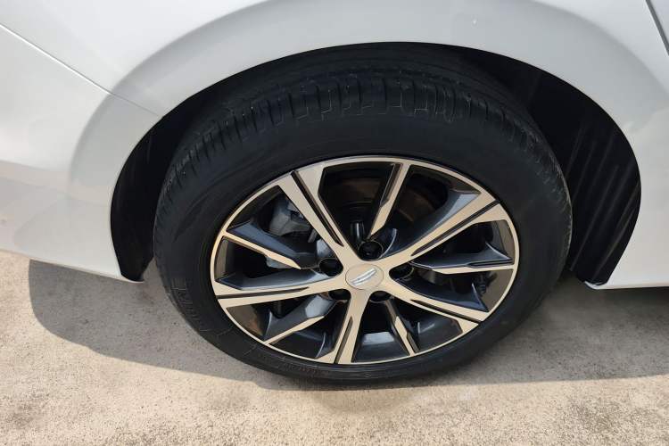 Used Geely Auto Emgrand 2022 4th Generation 1.5L CVT Luxury Model Right Rear Wheel Hub