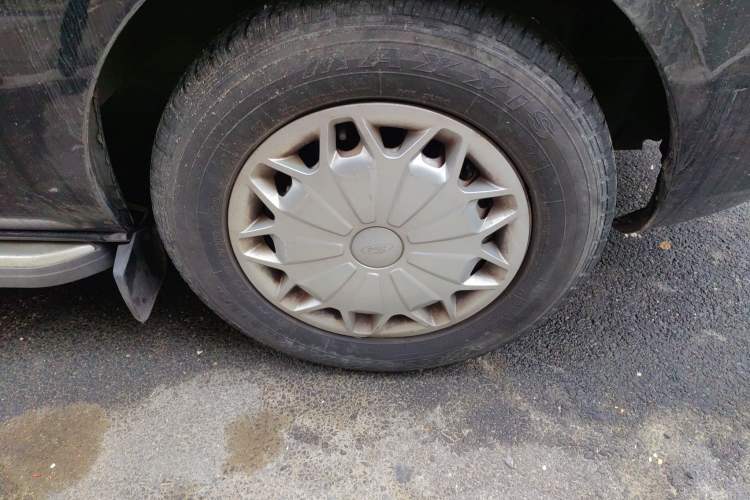 Used Ford Transit 2019 2.0T Gasoline Automatic Business & Travel Version Mid-Drive Mid-Roof 9-Seater China VI Standard