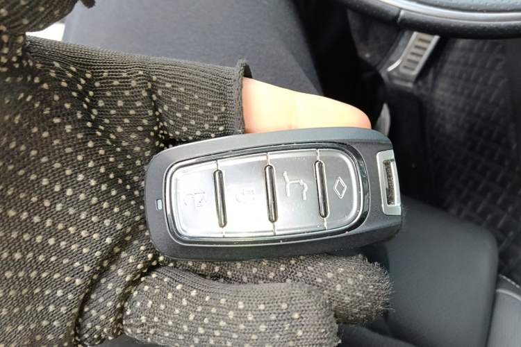 Used Hongqi H9 2020 Revised Version 2.0T Smart Connect Flagship Edition
