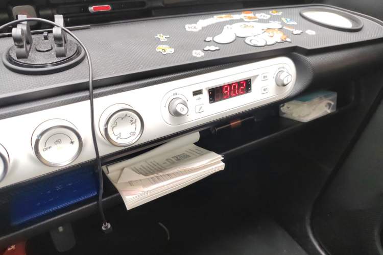 Used Wuling Hongguang MINIEV 2022 GAMEBOY 300km Enthusiast Model with Lithium Iron Phosphate Audio And AC Panel