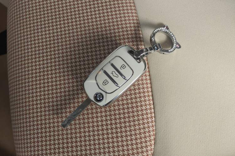 Used Wuling Hongguang MINIEV 2024 3rd Generation 215km Youth Edition Vehicle Key