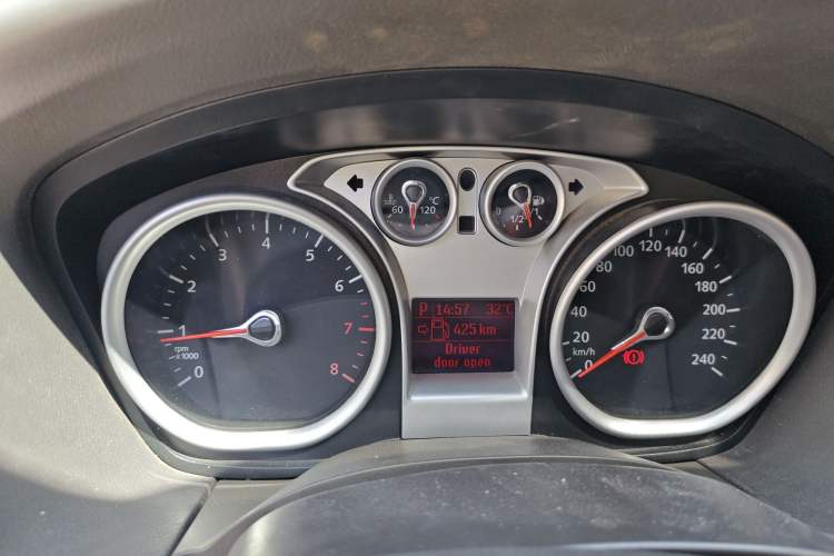 Used Ford Focus 2011 Sedan 1.8L Automatic Fashion Edition
