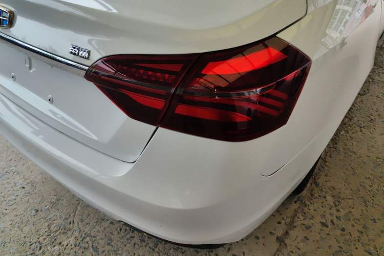 Used Geely Auto Emgrand 2018 1.5L CVT Upward Connect Edition Exterior 3