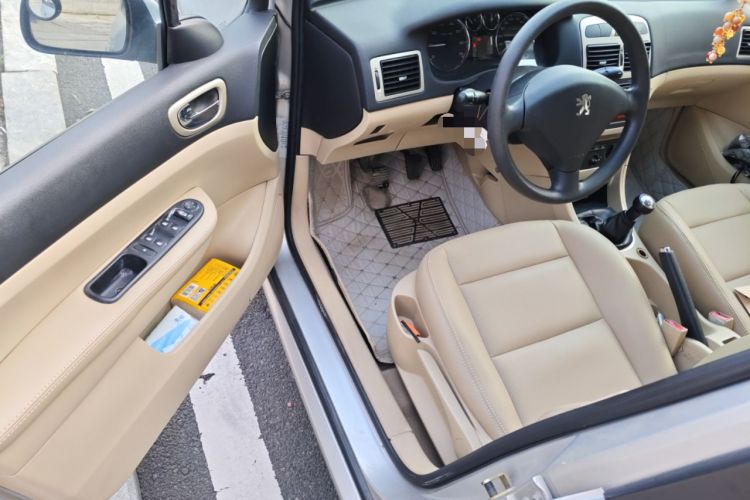 Used Peugeot 307 2010 Sedan 1.6L Manual Comfort Edition Driver Seat