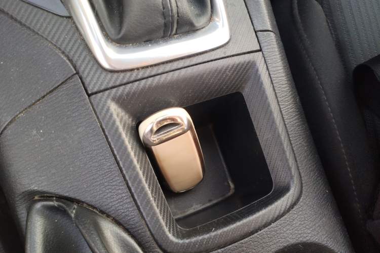 Used Mazda 3 Axela 2016 Sedan 1.5L Automatic Comfort Model Vehicle Key