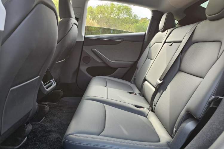 Used Tesla Model Y 2025 Rear-Wheel Drive First Edition