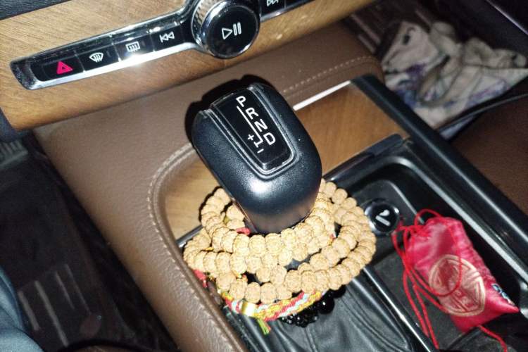 Used Volvo XC90 2020 T6 Zhiyi Luxury 7-Seater Gear Lever