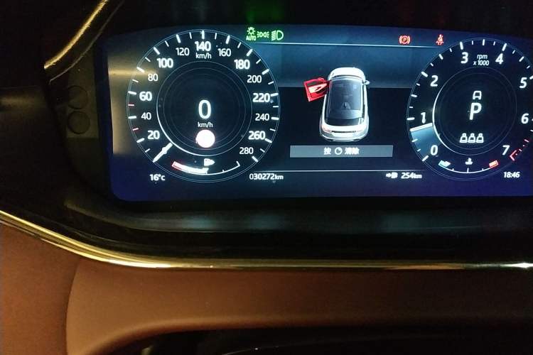 Used Land Rover Range Evoque 2022 Aurora L 249 PS R-Dynamic Luxury Edition Odometer Close Up