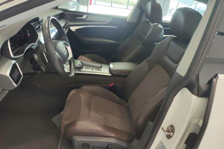 Used Audi A7L 2024 45TFSI quattro S-line Visionary Edition Flow Crystal Package