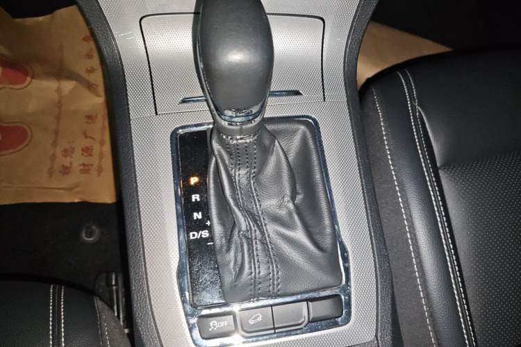 Used Roewe RX5 2018 20T Two-Wheel Drive Automatic Flagship Edition
