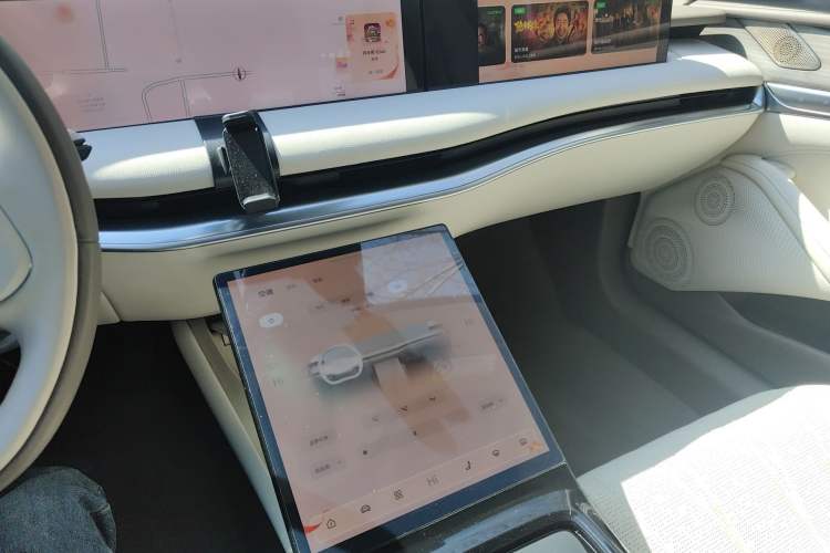 Used IM L7 2022 Pro Model Audio And AC Panel