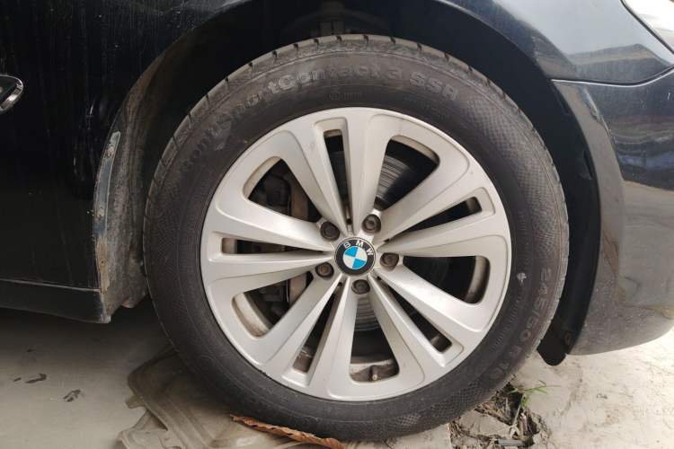 Used BMW 7 Series 2009 730Li Luxury Model Right Front Wheel Hub