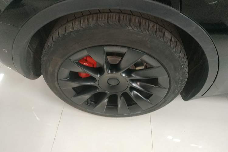 Used Tesla Model Y 2021 Long-Range All-Wheel-Drive Version