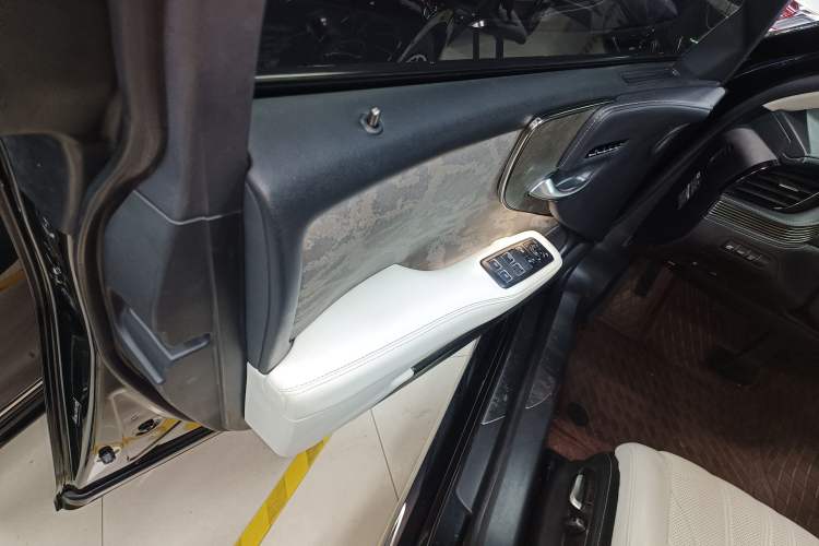 Used Lexus LS 2021 500h Executive Edition
