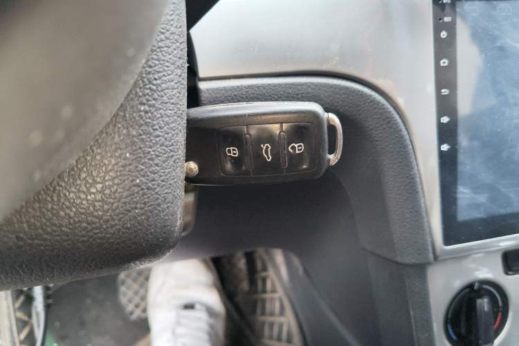 Used Volkswagen Lavida 2013 Revised Classic 1.6L Automatic Fashion Edition Vehicle Key