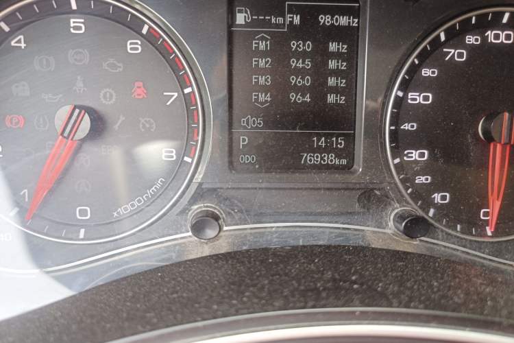 Used Zotye Z700 2018 Z700H 1.8T DCT Luxury Edition Odometer Close Up