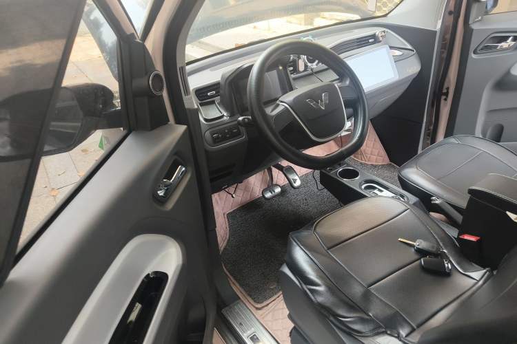 Used Wuling Hongguang MINIEV 2021 Macaron Premium Model – Lithium Iron Phosphate Driver Seat