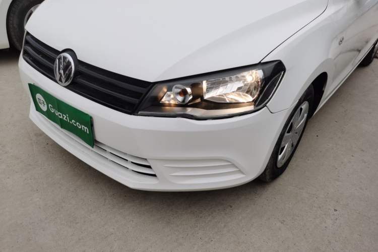 Used Volkswagen Jetta 2015 1.6L Automatic Fashion Model
