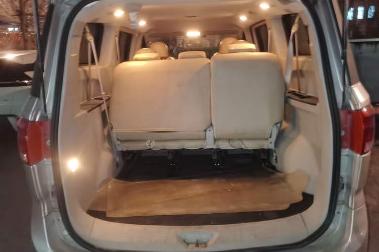 Used SAIC MAXUS G10 2014 2.0T Automatic Elite Edition
