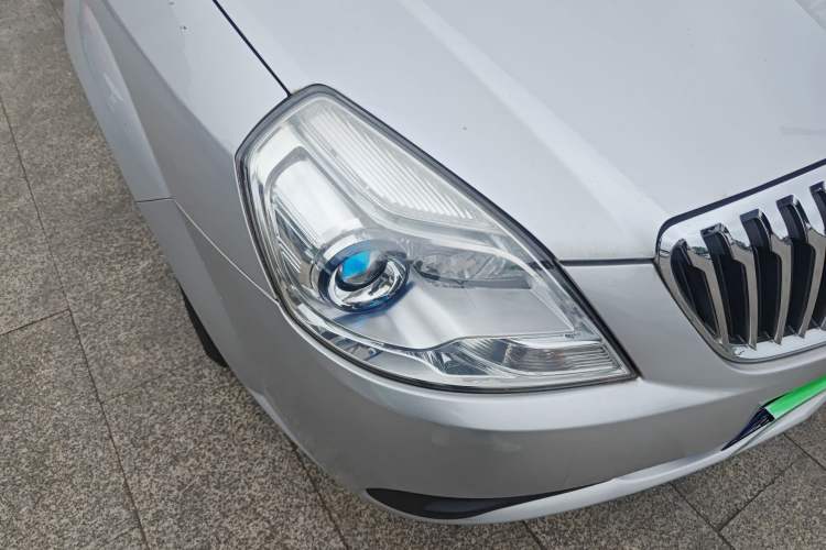 Used Buick Excelle 2015 1.5L Automatic Classic Model Right Front Headlight