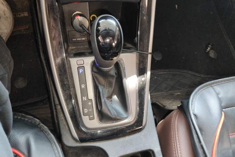 Used Hyundai Elantra (5th Generation / Langdong) 2015 1.6L Automatic Leading Model Gear Lever