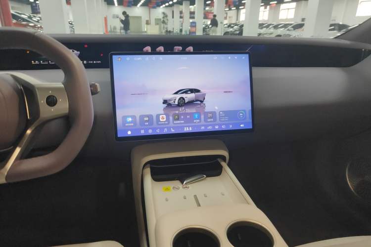 Used Avatr 06 2025 Pro Range-Extended Edition Audio And AC Panel