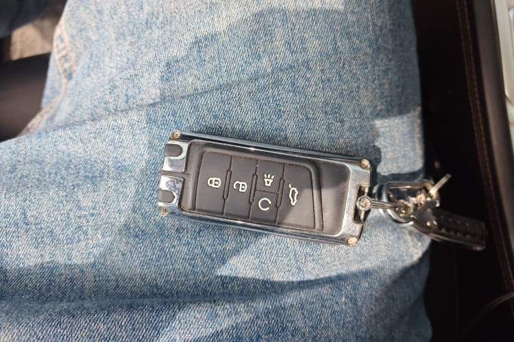 Used GAC Trumpchi GS8 2017 320T Two-Wheel Drive Luxury Smart Connectivity Version (7 Seats)