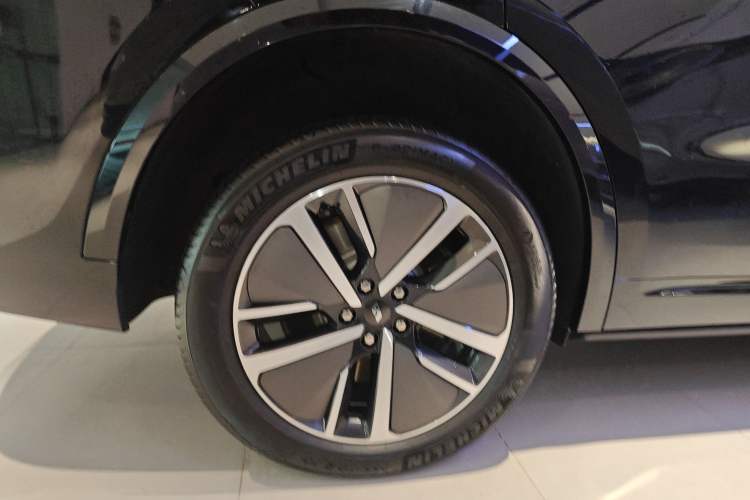 Used Li Auto L8 2024 Pro Model