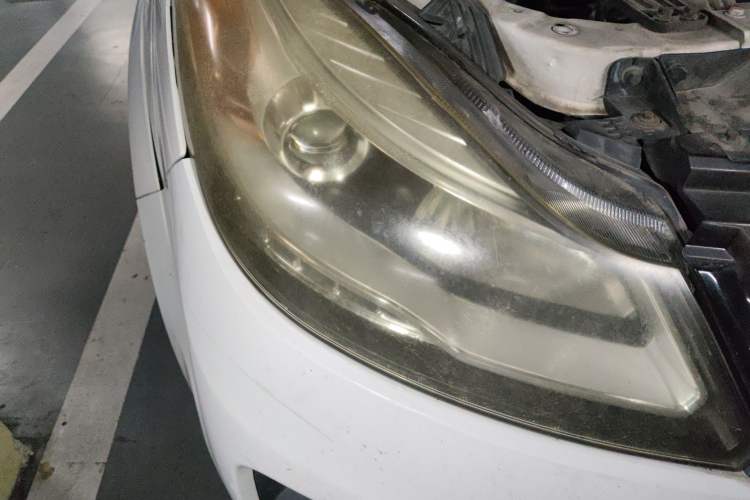 Used JMC Yusheng S350 2013 2.4T Automatic 2WD Diesel Ultra-Luxury 5-Seater Right Front Headlight