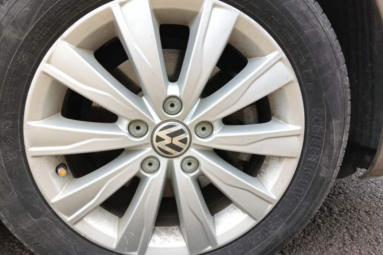 Used Volkswagen Sagitar 2014 Revised Version 1.6L Automatic Leading Edition
