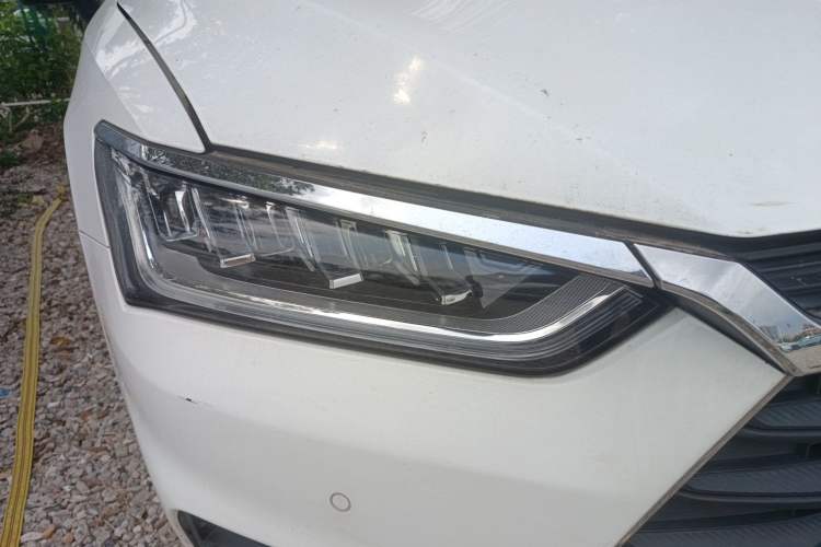 Used BYD Qin Pro 2018 1.5TI Automatic Smart Connect Fendong Model Right Front Headlight