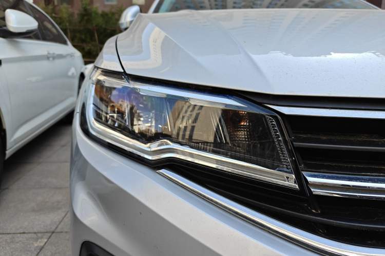 Used Volkswagen Bora 2021 1.5L Automatic Fashionable Smart Connectivity Version Right Front Headlight